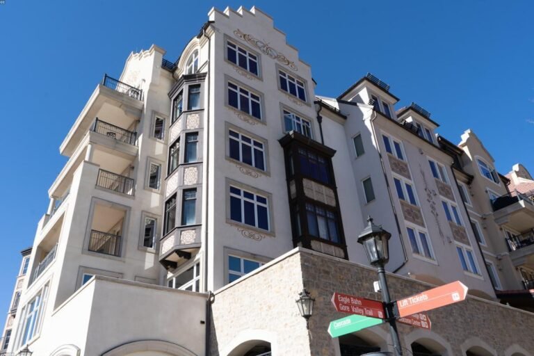 ابواب قزاز: دليل اختيار ابواب قزاز عصرية للمنازل