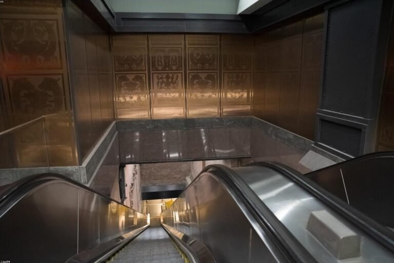 تجليد ابواب الغرف: أفكار تجليد ابواب الغرف بشكل عصري